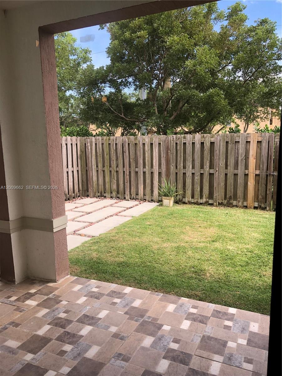 HIDDEN LAKE TOWNHOMES - Residential Lease