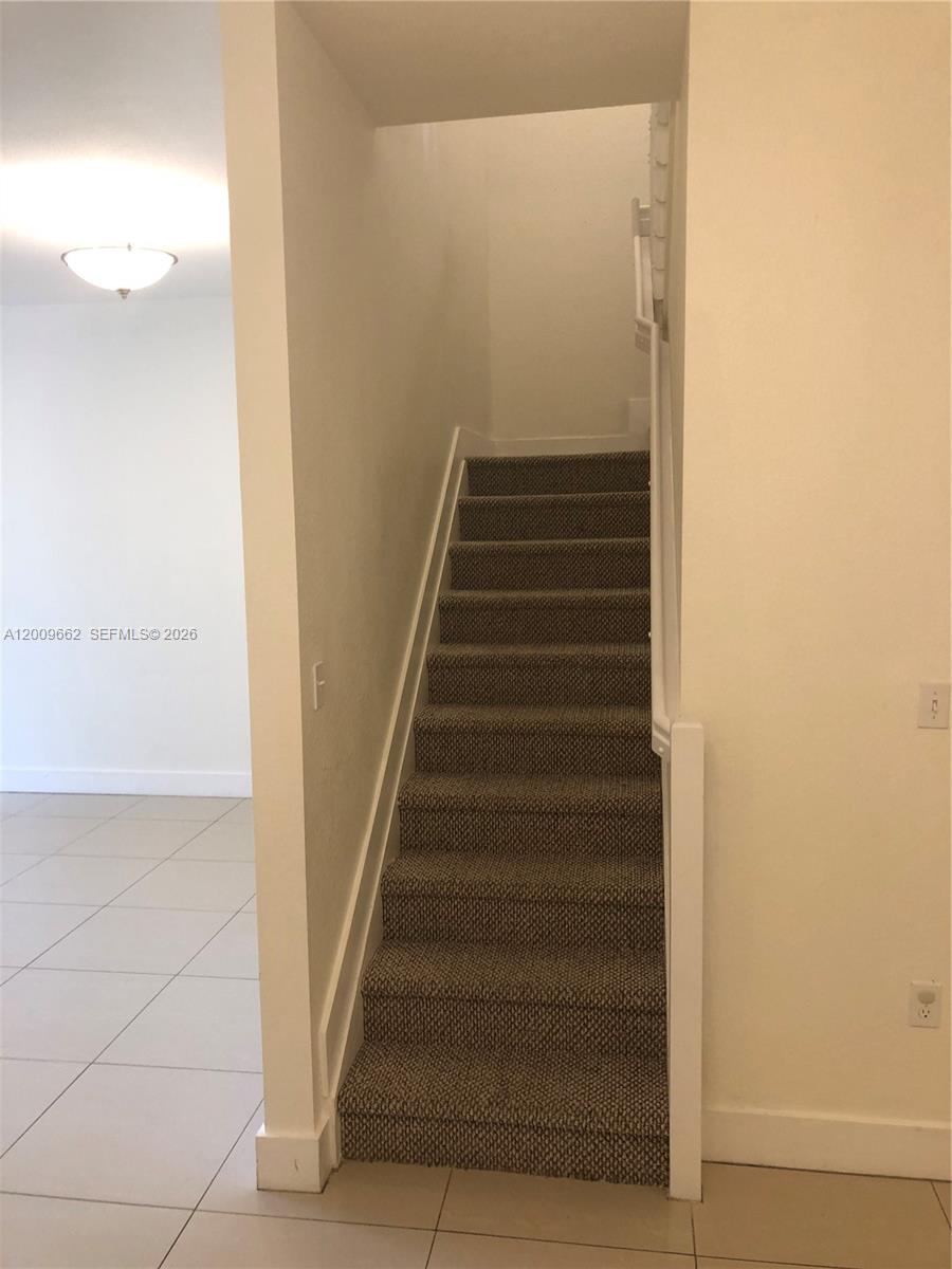 HIDDEN LAKE TOWNHOMES - Residential Lease