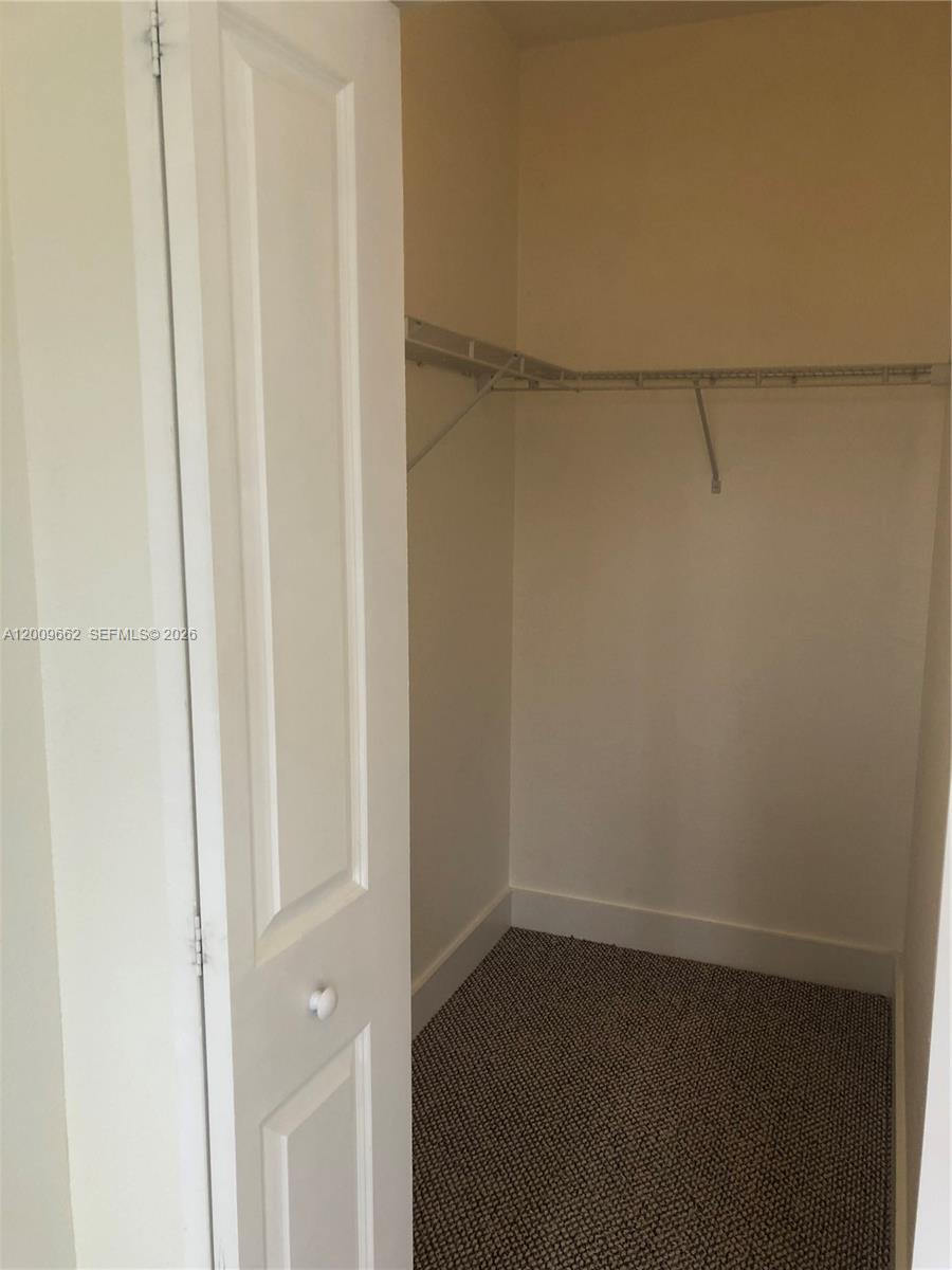 HIDDEN LAKE TOWNHOMES - Residential Lease