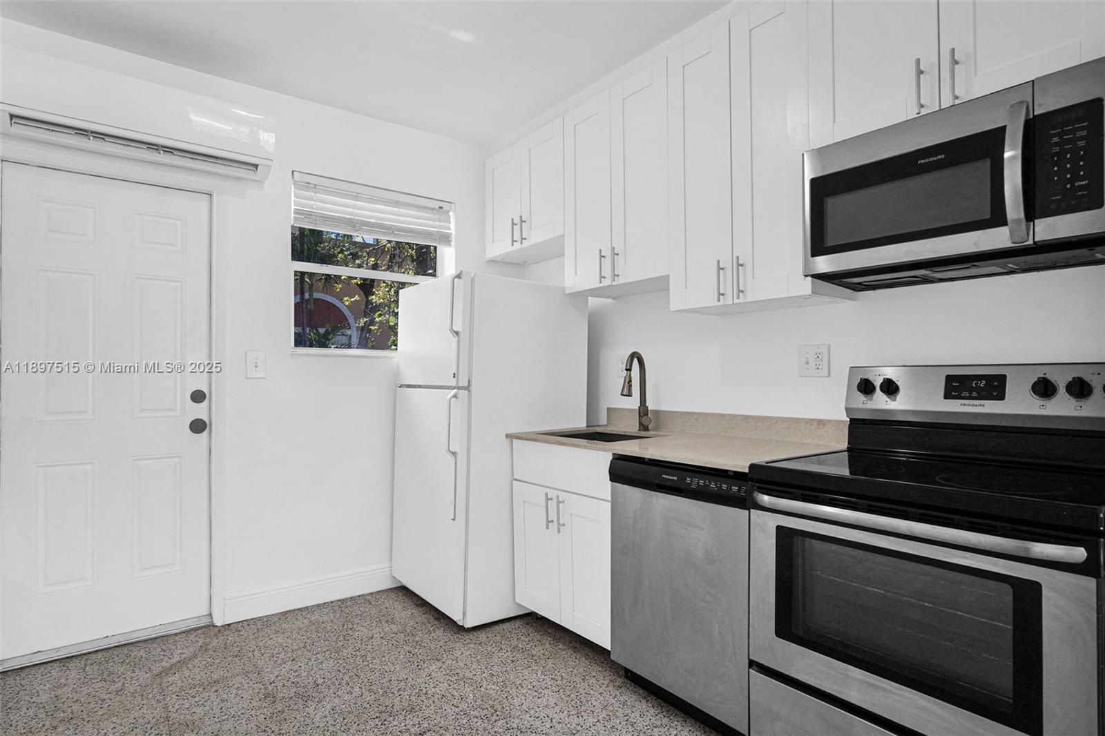PHOENIX PARK SUB - Residential Lease