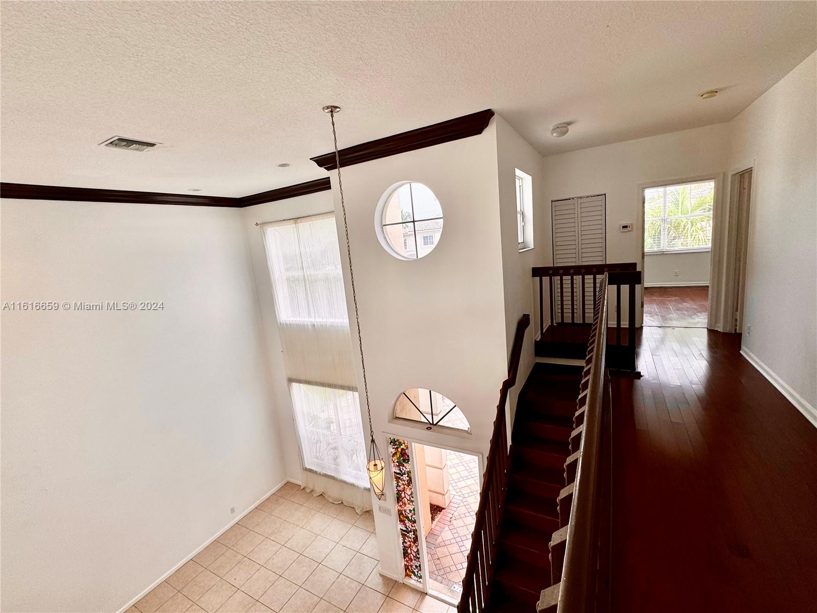 VINEYARDS - Residential Lease