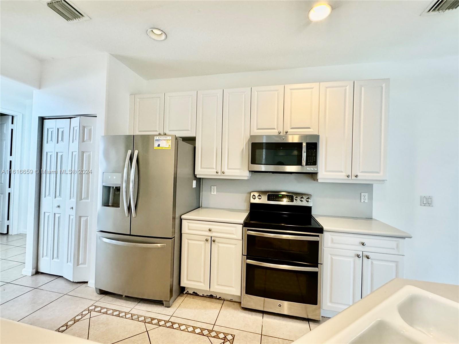 VINEYARDS - Residential Lease