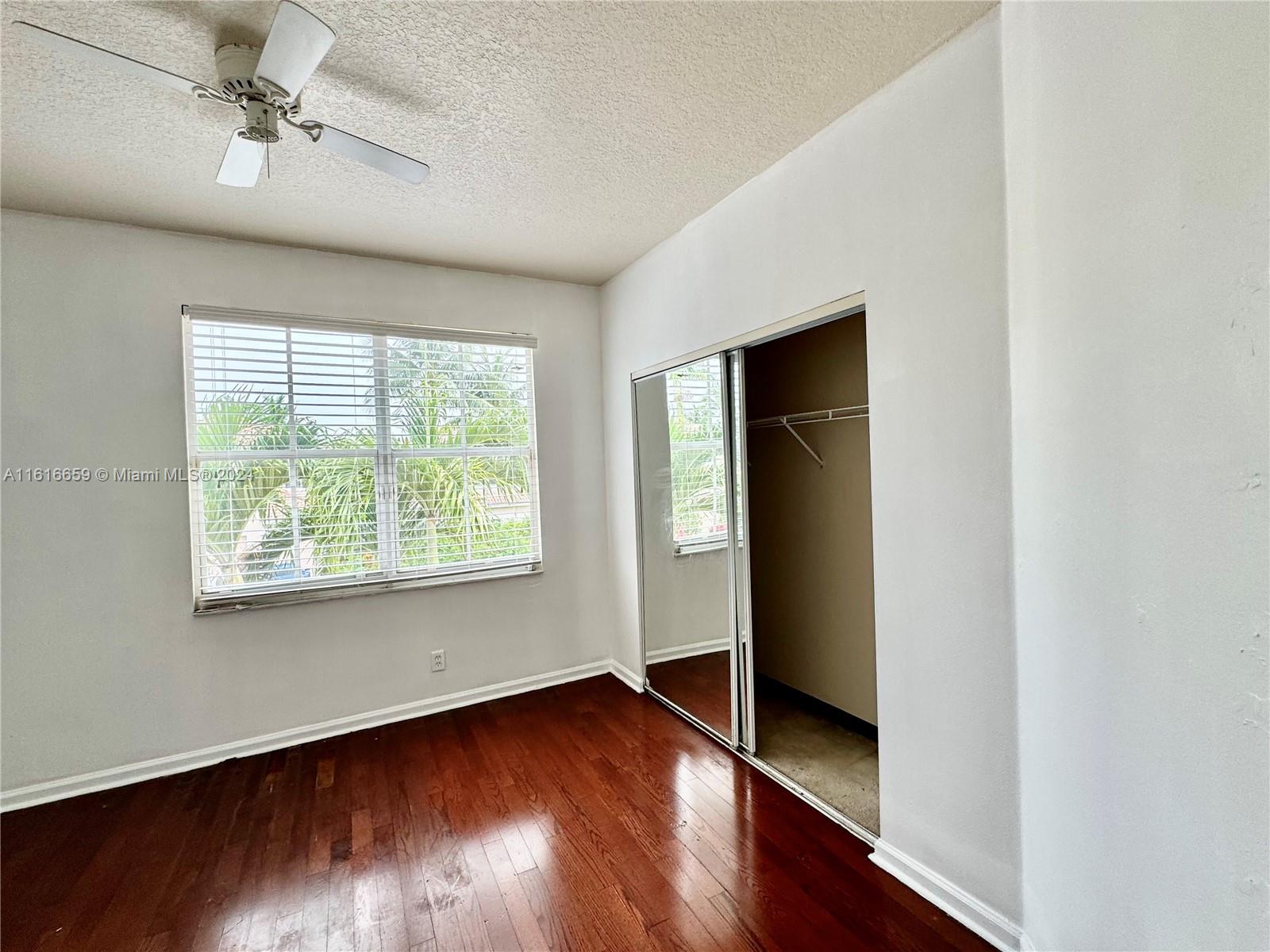 VINEYARDS - Residential Lease