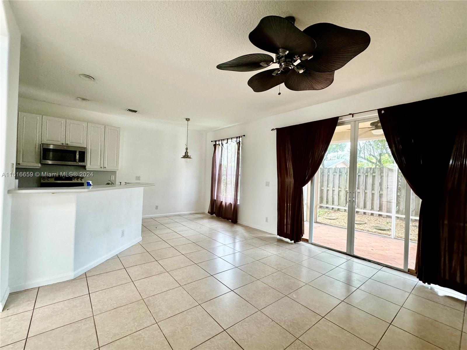 VINEYARDS - Residential Lease