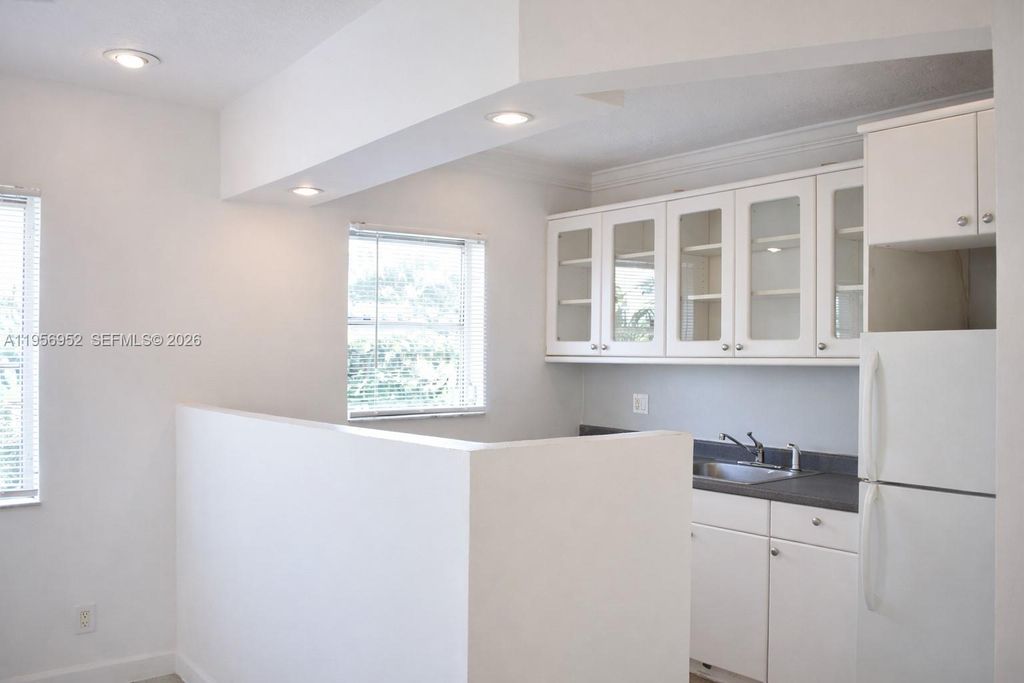 Photo of 1100 NE 9th Ave #303, Fort Lauderdale, FL 33304 (MLS # A11956952)