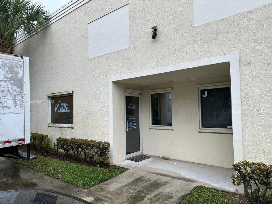 Tall Pines Industrial Park is a very well situated and maintained location for your business! Close to 
Southern boulevard on the Florida Turnpike in booming Palm Beach County.  Space is 2,170 SF with an additional 750 sf of mezzanine for storage. Fully A/C office.  Property has grade level overhead door with 20' ceiling height. Each bay separated by concrete block walls.  Property was built in 2002 with CBS, Twin T Roof, 10x12 roll up doors and 3 Phase electric.  On site parking.