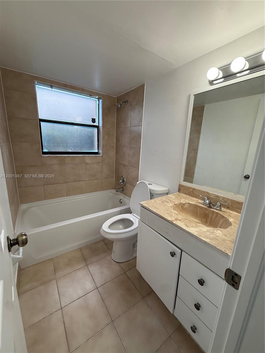 GRENADIER GARDENS - Residential Lease