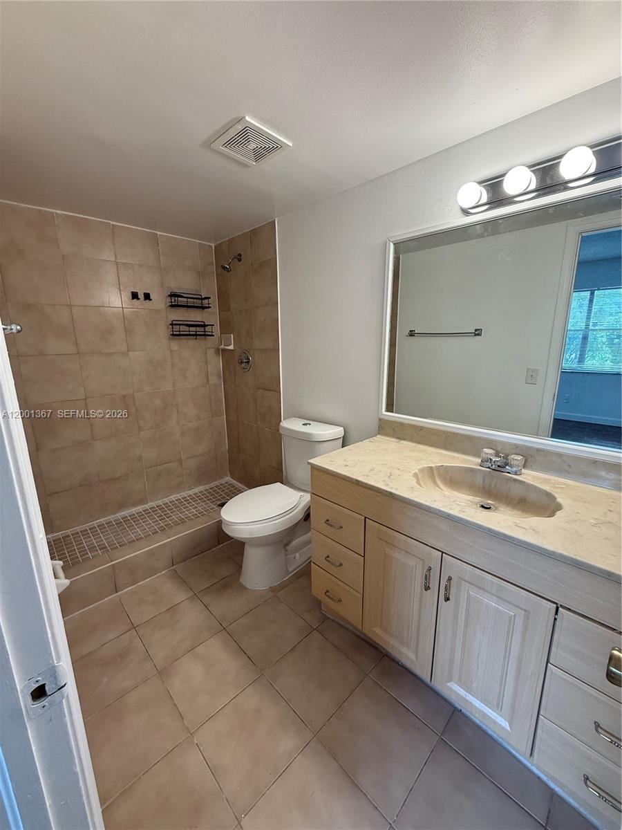 GRENADIER GARDENS - Residential Lease