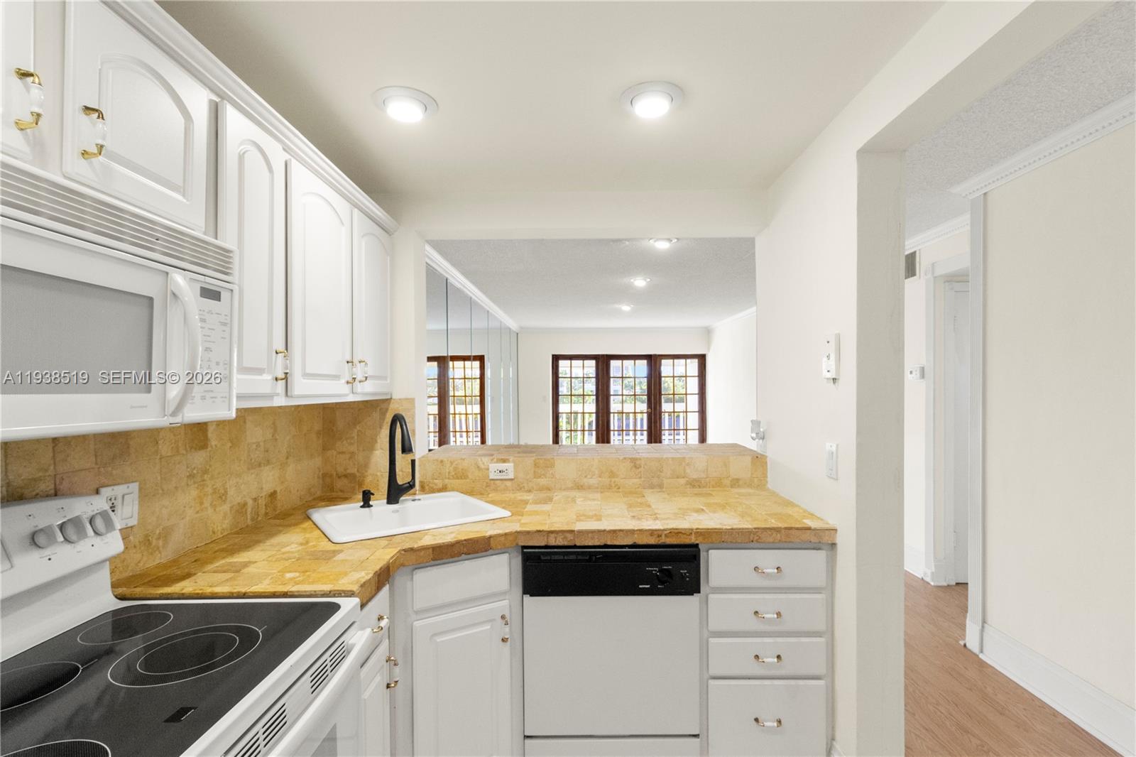 455 Paradise Isle Blvd 402