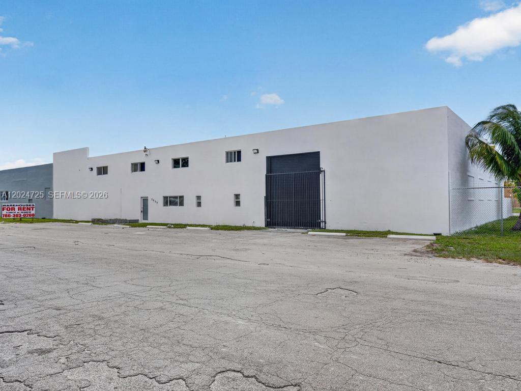 2955 NW 75th St