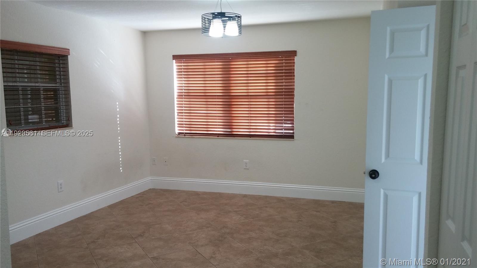 PALM SPRINGS NORTH SEC C - Residential Lease