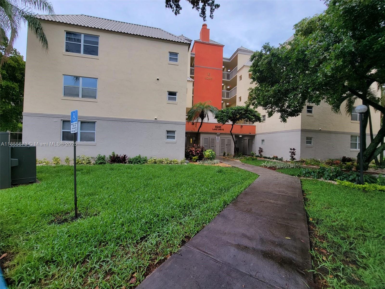 NICELY REMODELED CONDO IN DORAL, 1 BED AND 1 BATH. CERAMIC FLOOR THROUGHOUT UNIT. WASHER & DRYER INSIDE UNIT, BIG STORAGE IN BALCONY, WATER INCLUDED. FULL AMENITIES LIKE (2) TENNIS AND RACQUETBALL COURT (4) SWIMMING POOL, JACUZZI, GYM AND CLUBHOUSE. STAINLESS STEEL APPLIANCES, GARDEN VIEW. GATED COMMUNITY. WALKING DISTANCE TO CITY PLACE, DOWNTOWN DORAL, AMAZING RESTAURANTS, SHOPPING AND MORE ENTERTAINMENTS. CLOSE TO PALMETTO EXPRESSWAY.