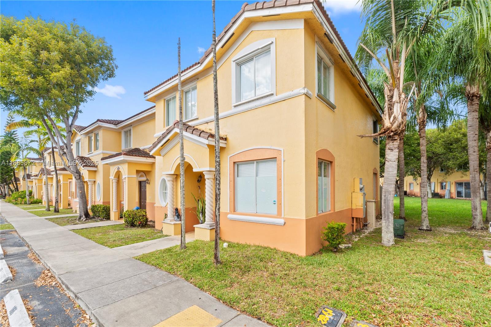 SHOMA TOWNHOMES AT KEYSCO - Residential