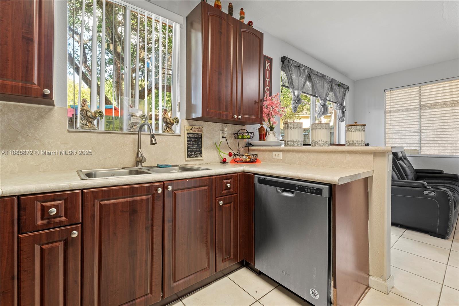 SHOMA TOWNHOMES AT KEYSCO - Residential