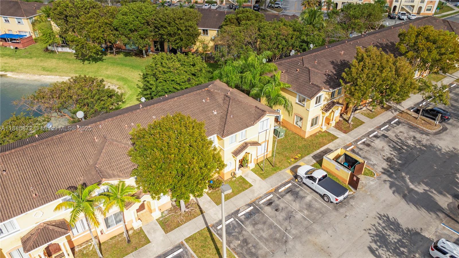 SHOMA TOWNHOMES AT KEYSCO - Residential