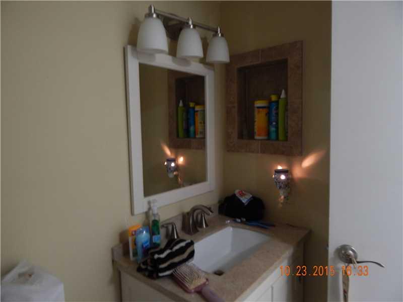CLUB QUARTERS AT RAINTREE - Residential Lease