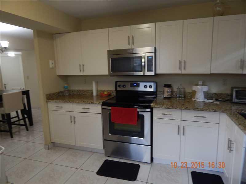 CLUB QUARTERS AT RAINTREE - Residential Lease