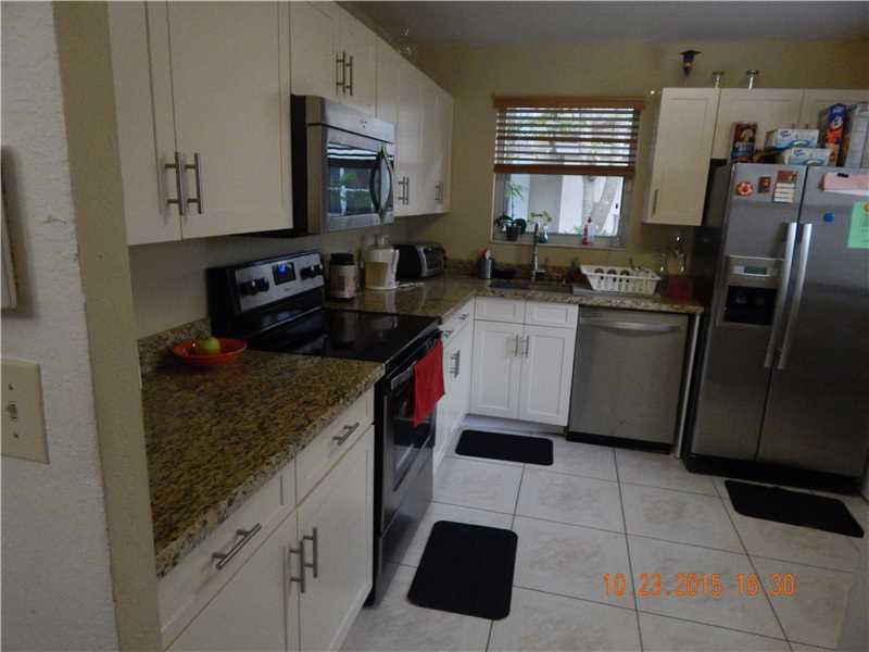 CLUB QUARTERS AT RAINTREE - Residential Lease