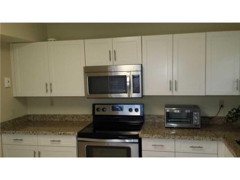 CLUB QUARTERS AT RAINTREE - Residential Lease