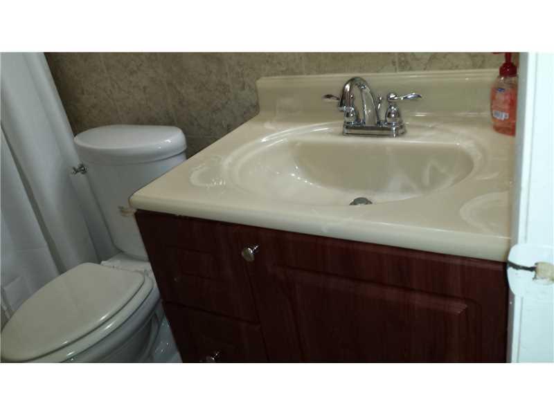 CLUB QUARTERS AT RAINTREE - Residential Lease