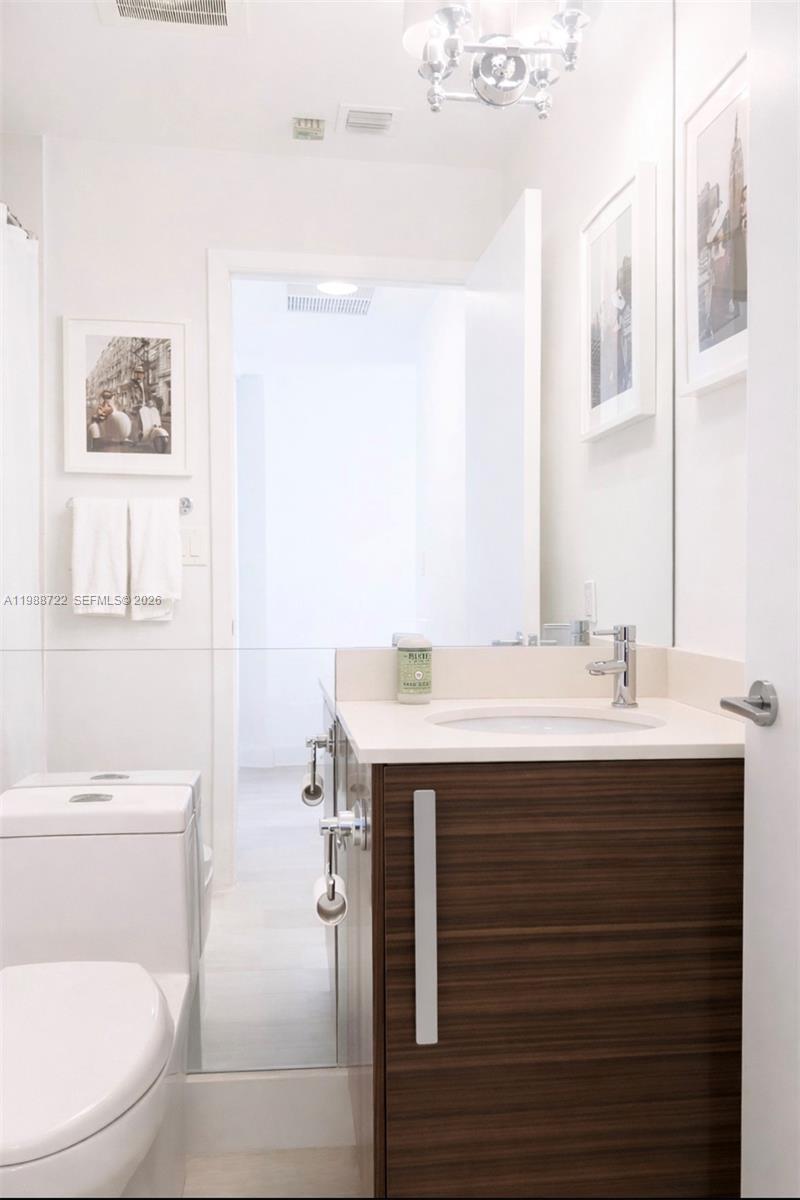 PARAMOUNT BAY CONDO - Residential Lease