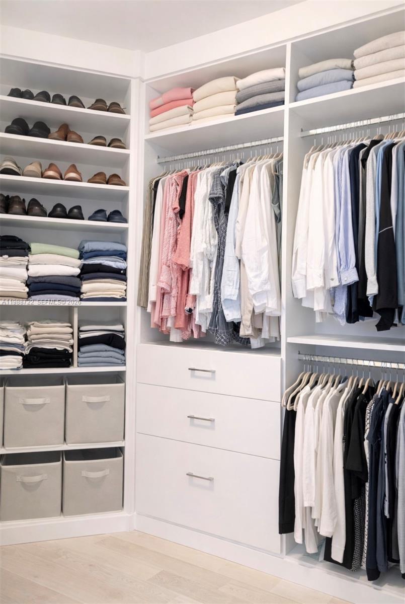 PARAMOUNT BAY CONDO - Residential Lease