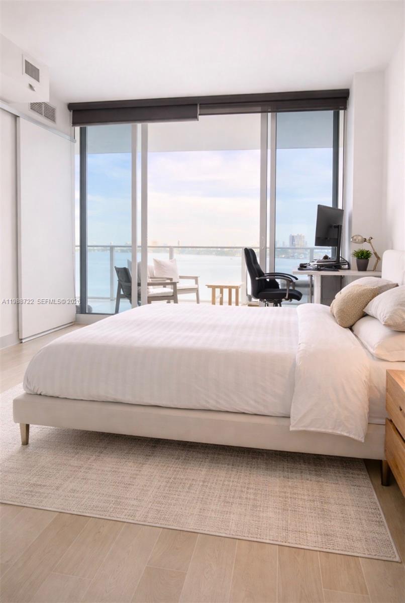 2020 N Bayshore Dr 805