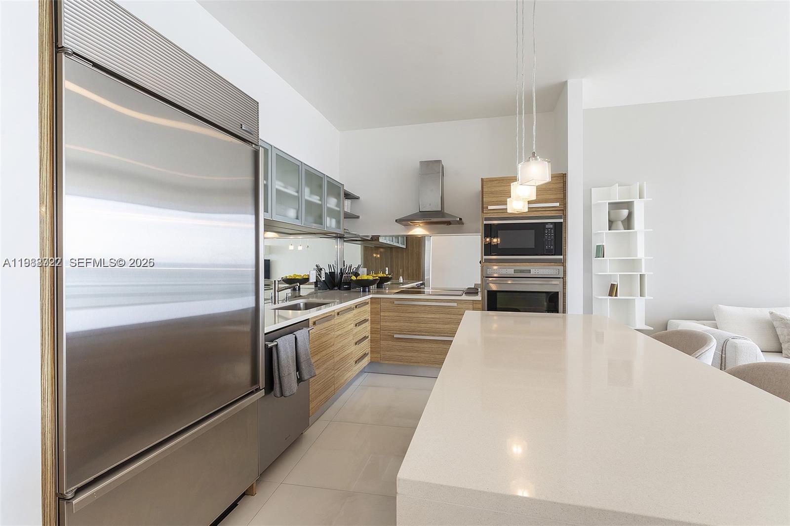 2020 N Bayshore Dr 805