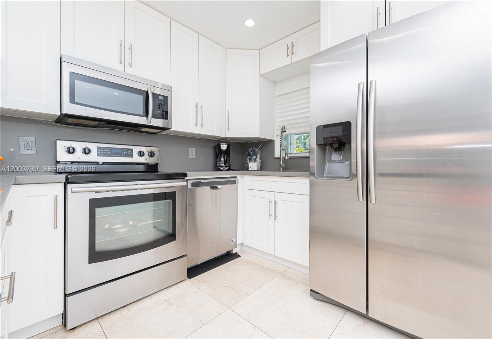 GULFSTREAM ESTATES - Residential Lease