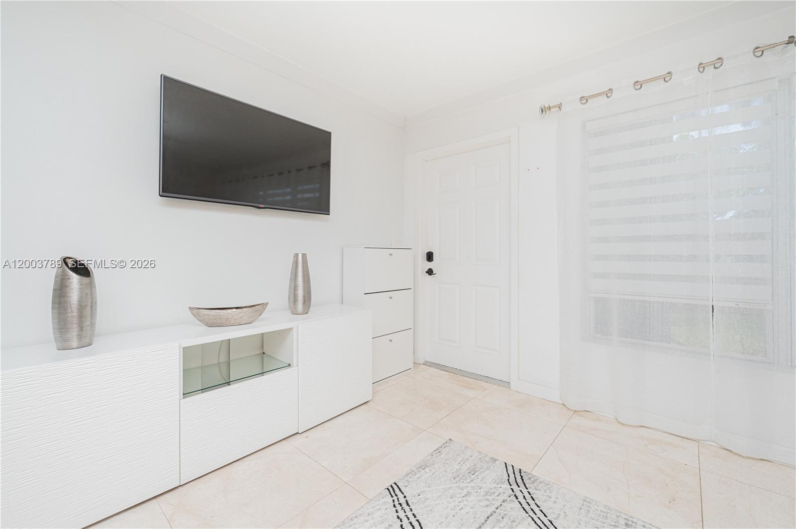 GULFSTREAM ESTATES - Residential Lease