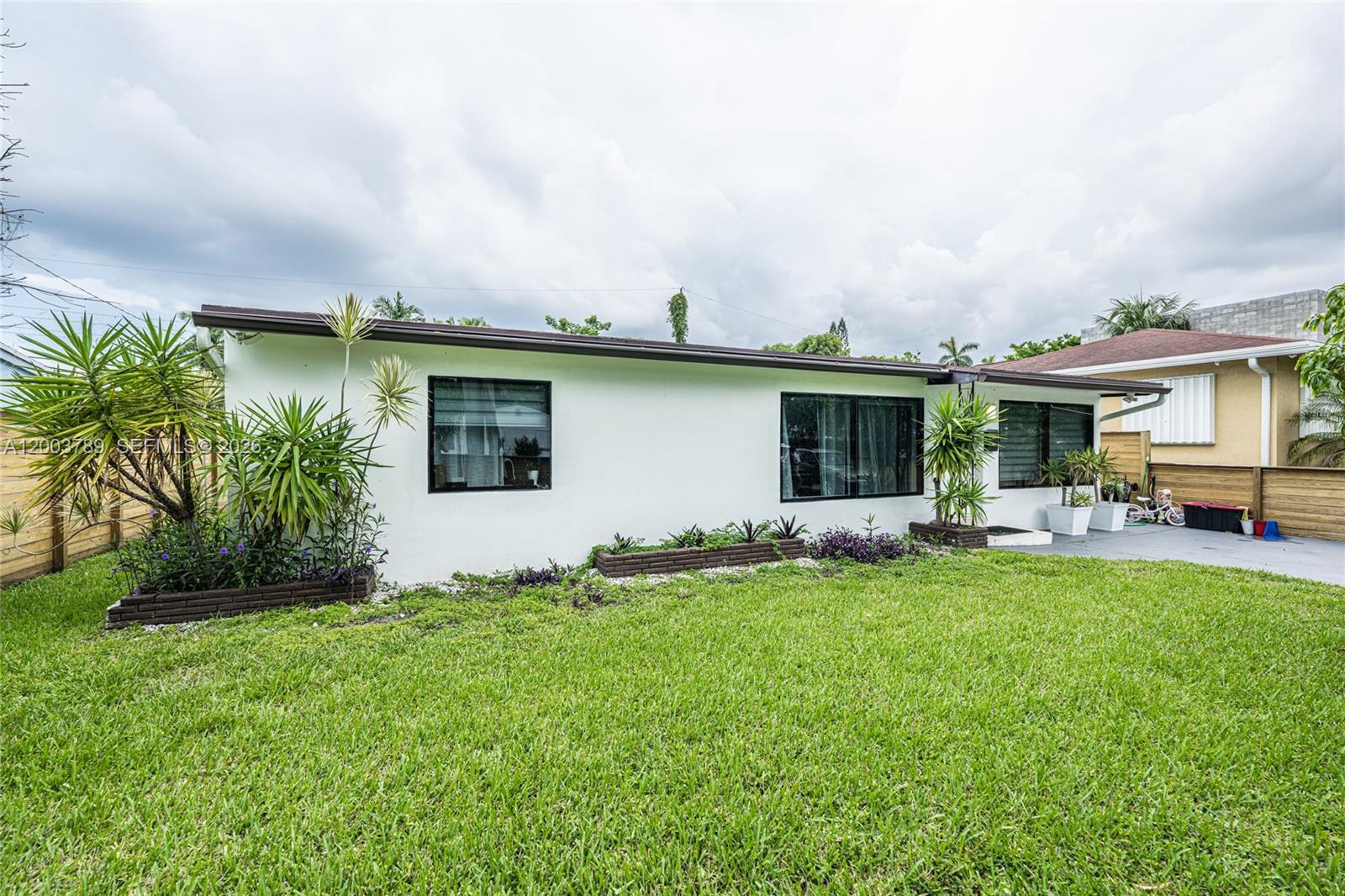 GULFSTREAM ESTATES - Residential Lease