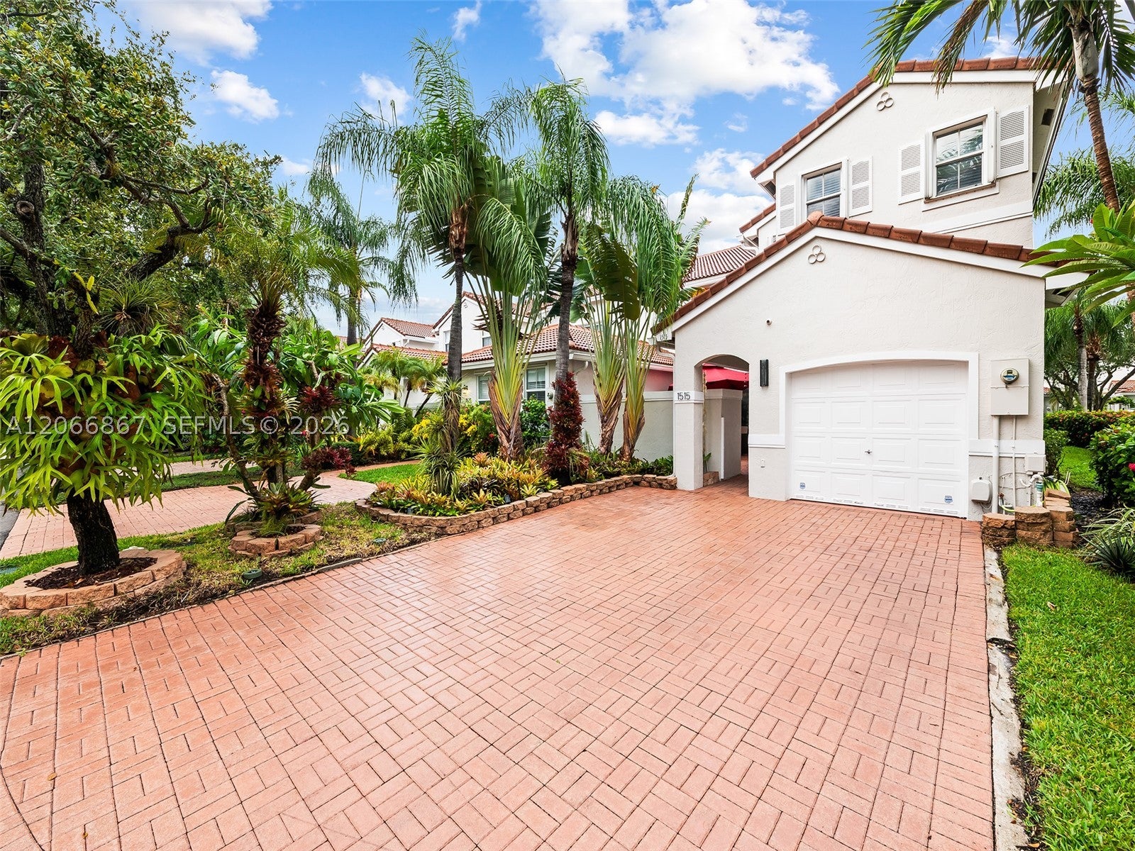 1515 Seagrape Way, Hollywood FL 33019