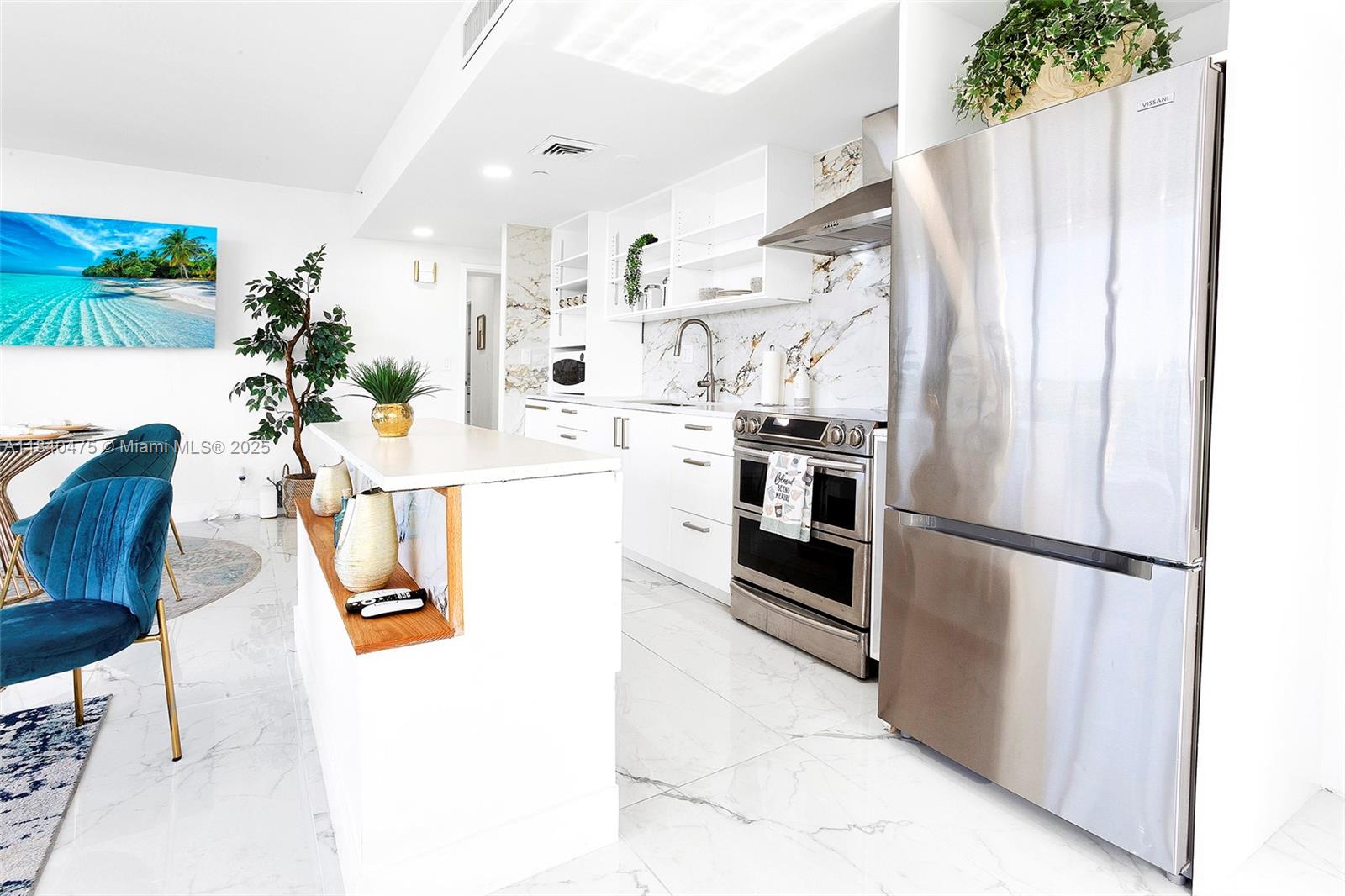 HOME TOWER CONDO - Residential