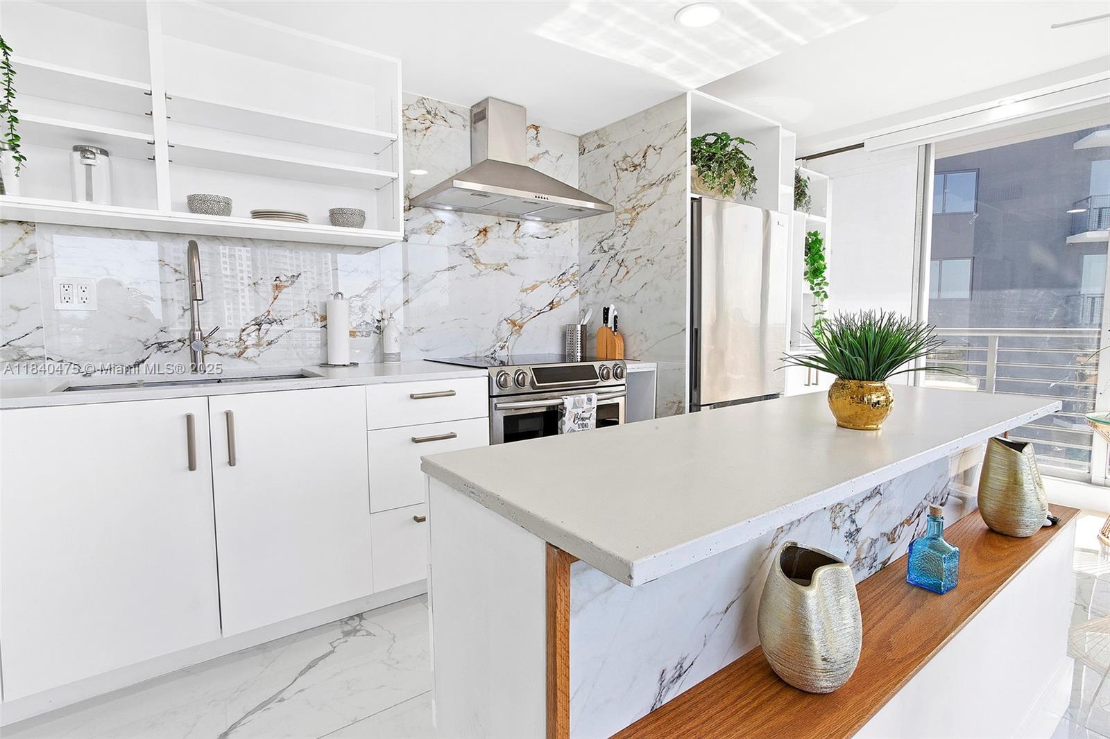 HOME TOWER CONDO - Residential