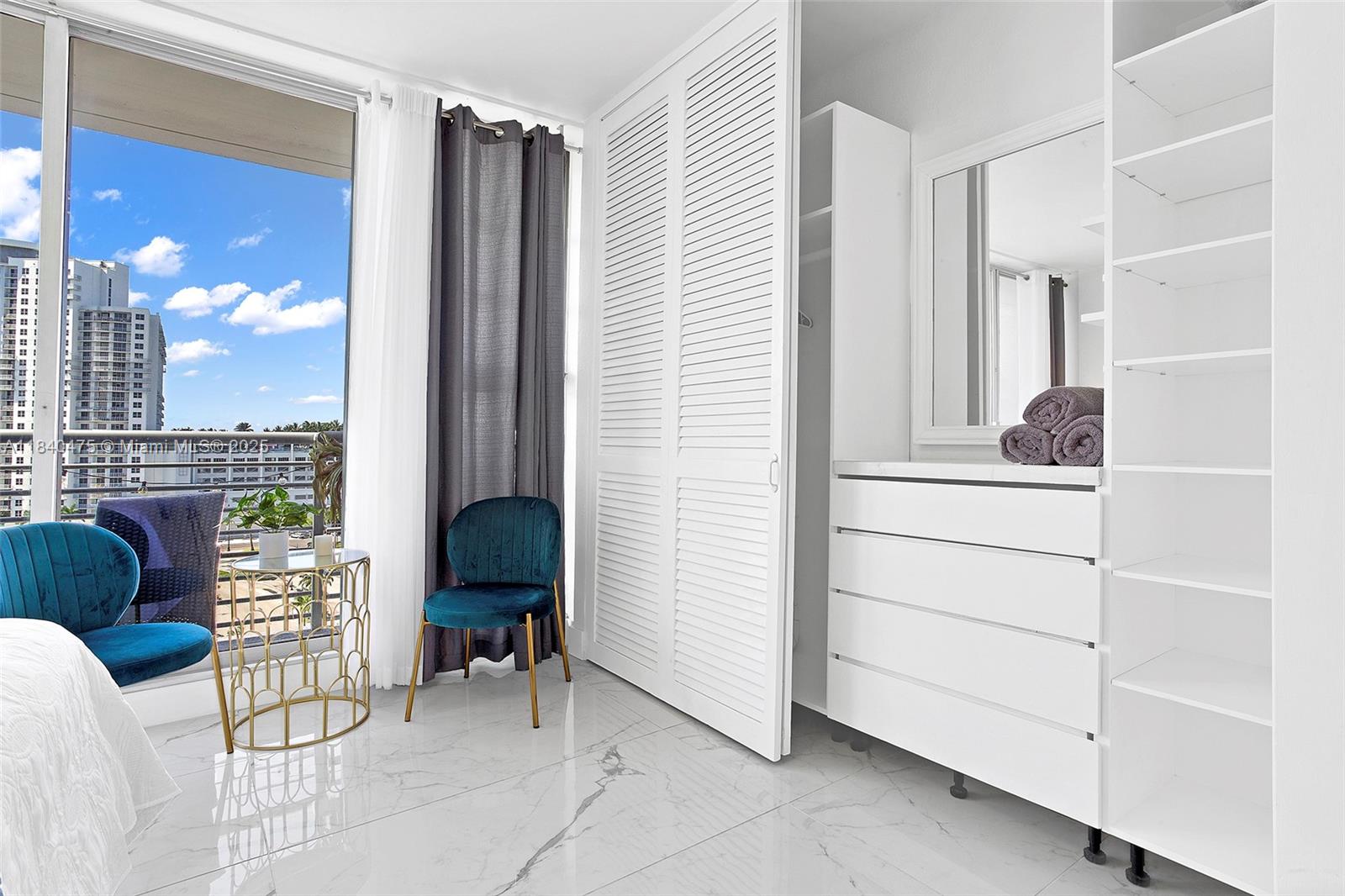 HOME TOWER CONDO - Residential