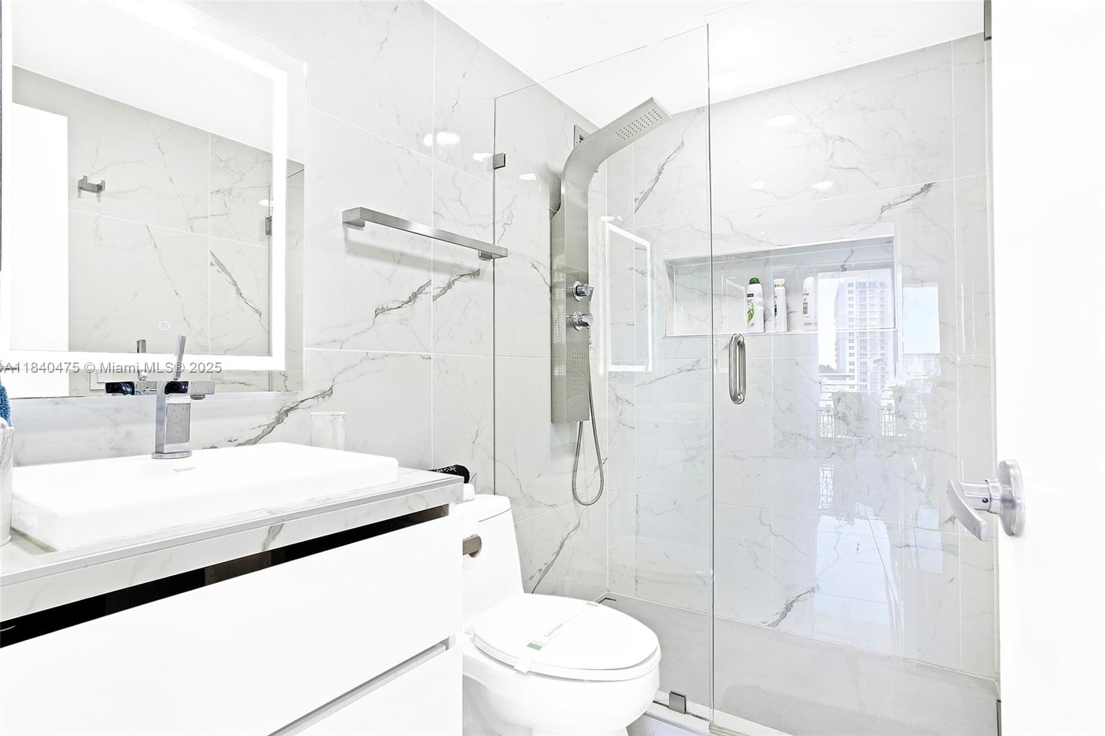 HOME TOWER CONDO - Residential