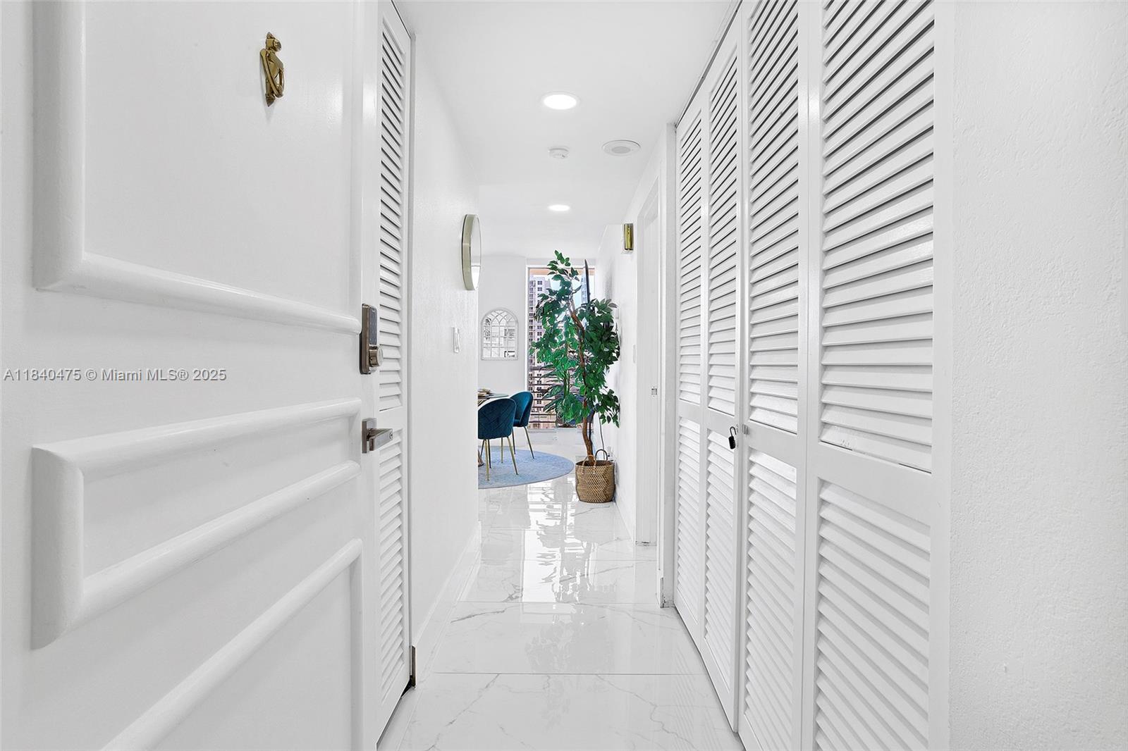 HOME TOWER CONDO - Residential