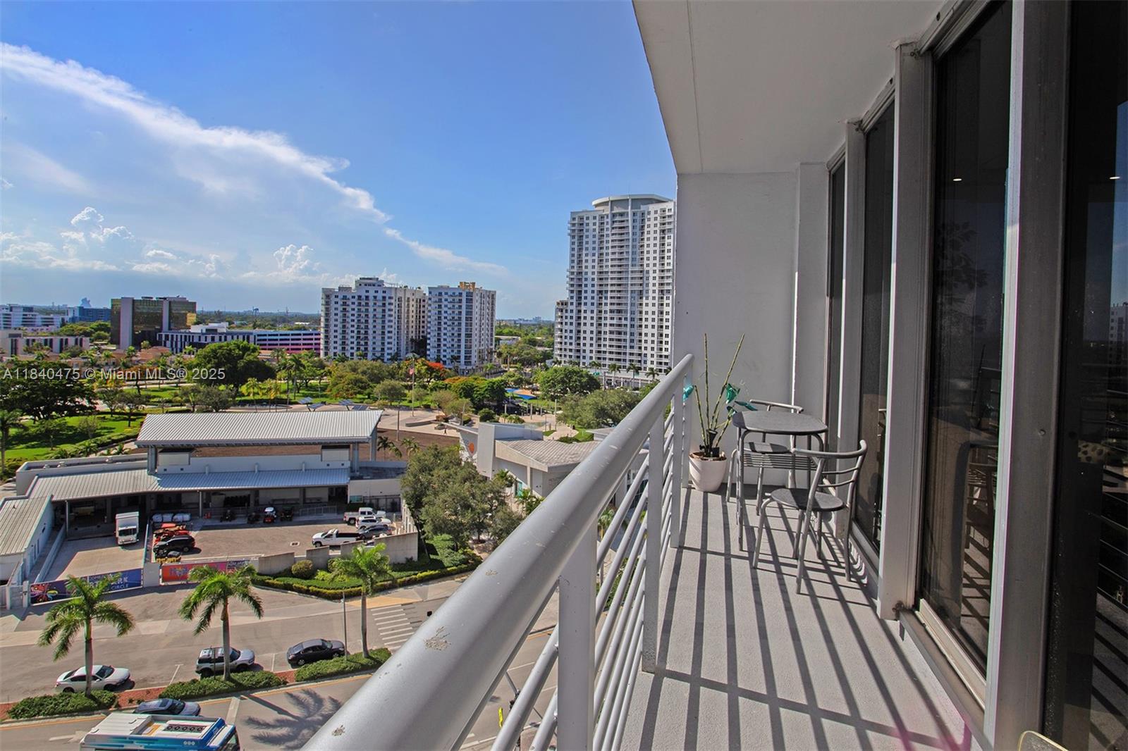 HOME TOWER CONDO - Residential