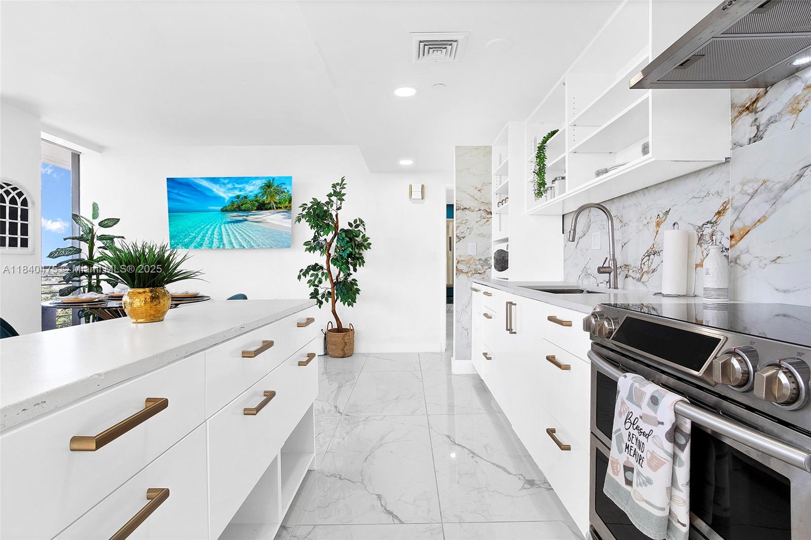 HOME TOWER CONDO - Residential