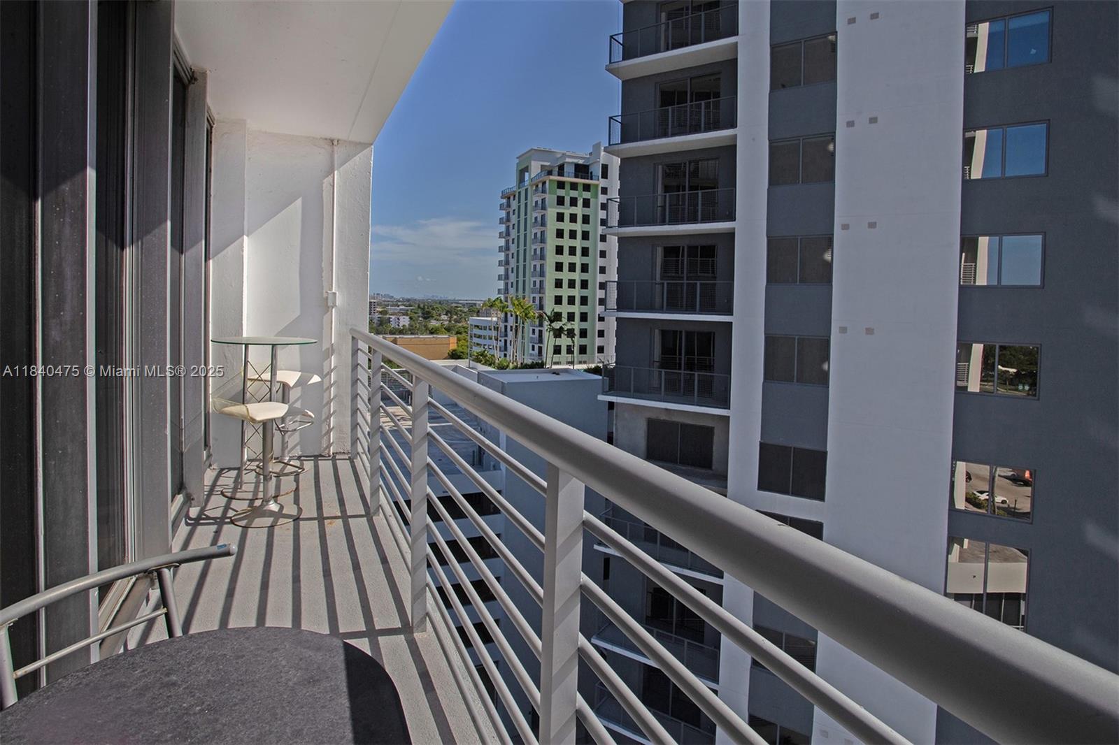 HOME TOWER CONDO - Residential