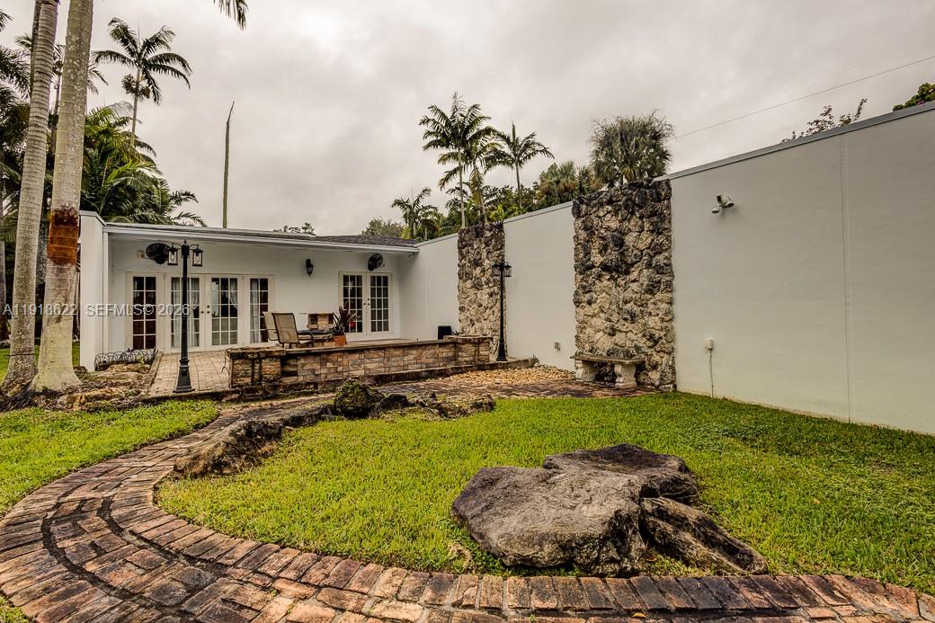 REEVES MANOR - Residential