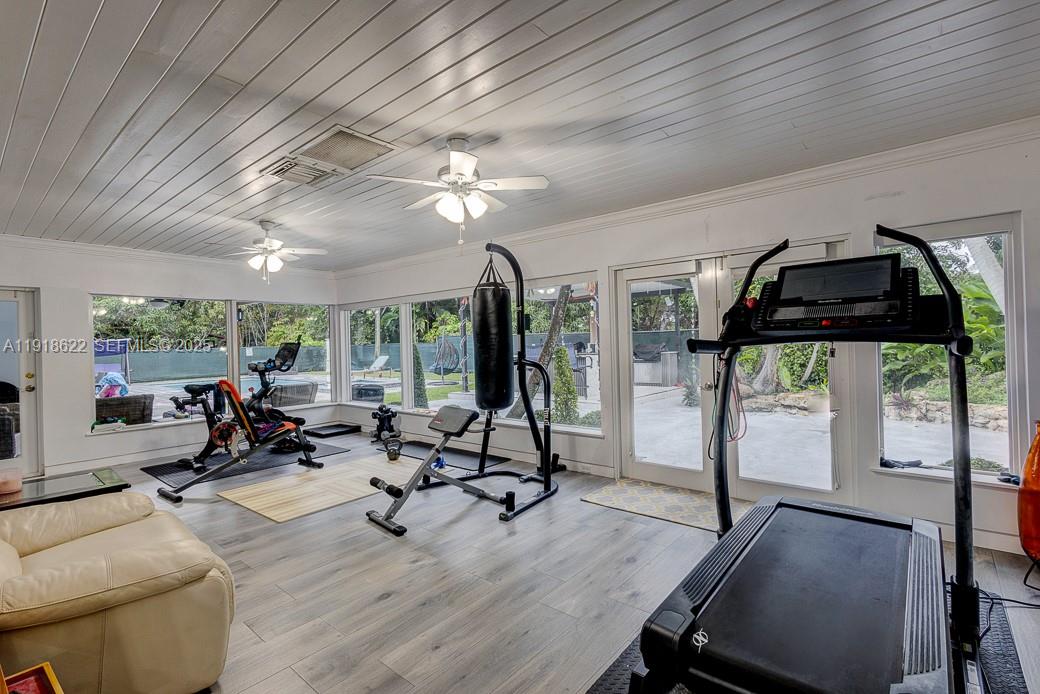 REEVES MANOR - Residential