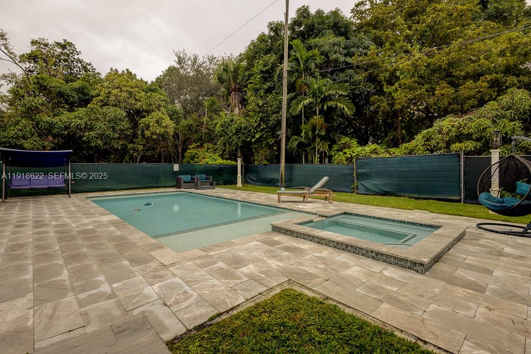 REEVES MANOR - Residential