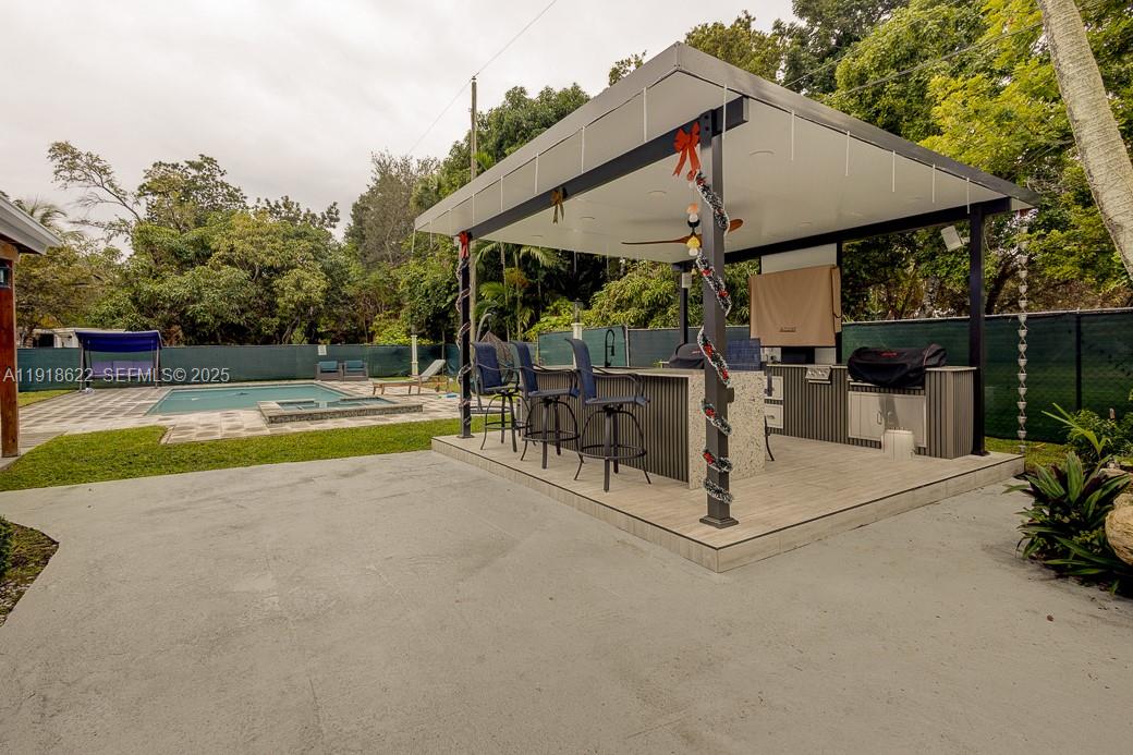 REEVES MANOR - Residential