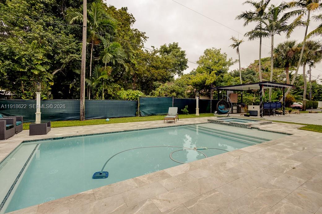 REEVES MANOR - Residential