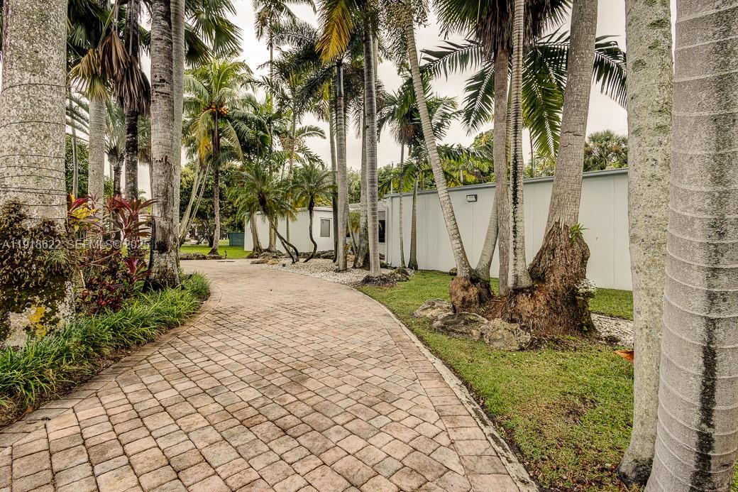 REEVES MANOR - Residential