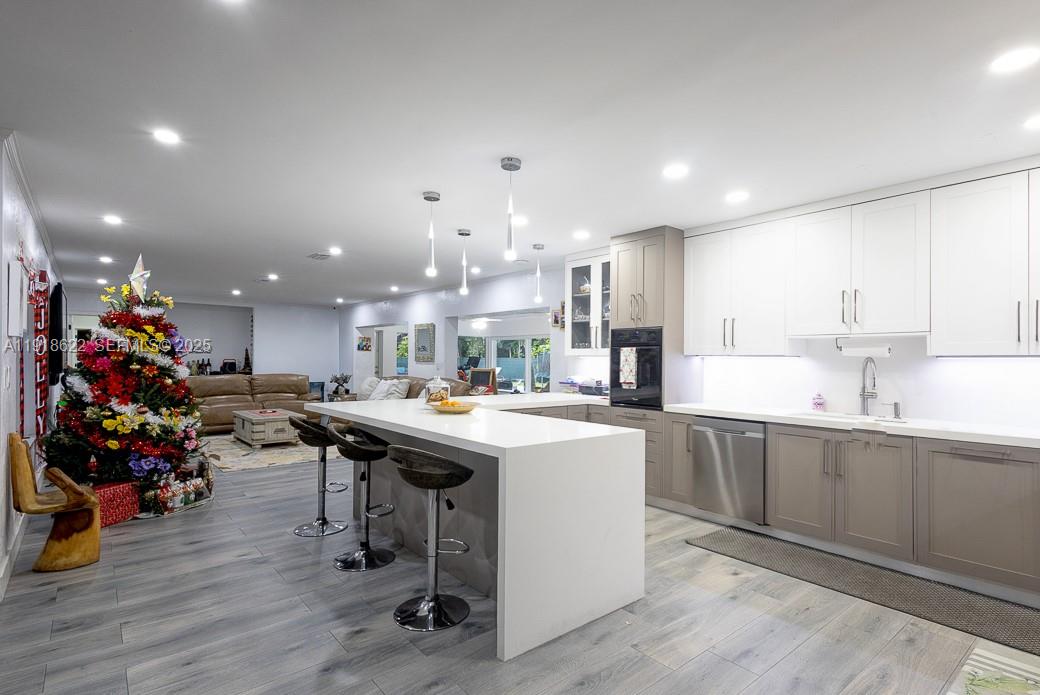 REEVES MANOR - Residential