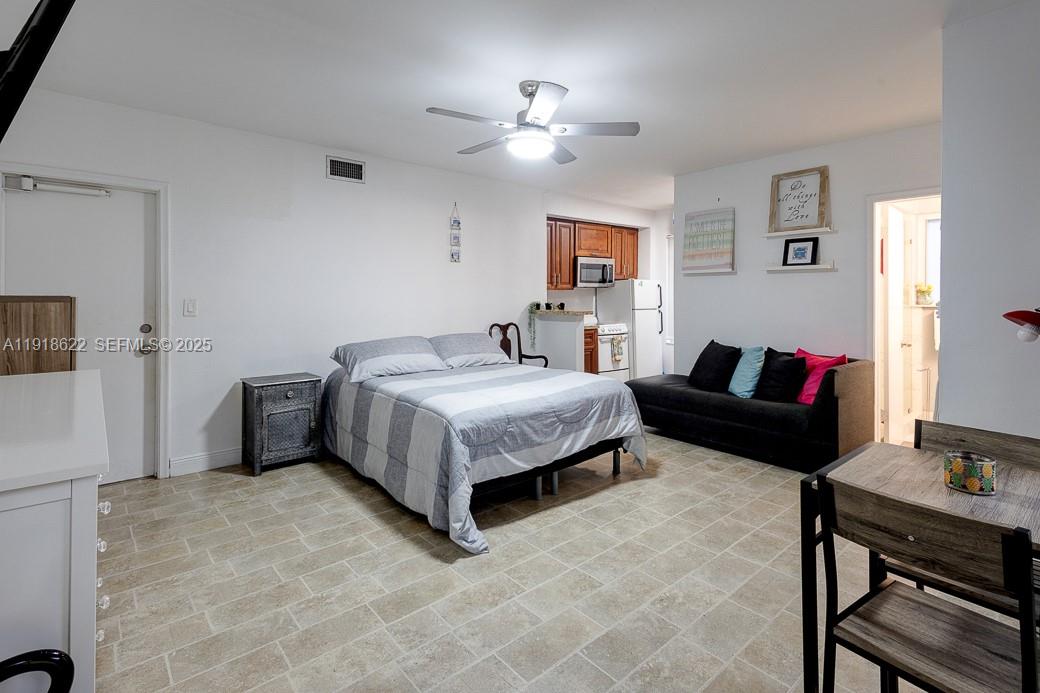 REEVES MANOR - Residential