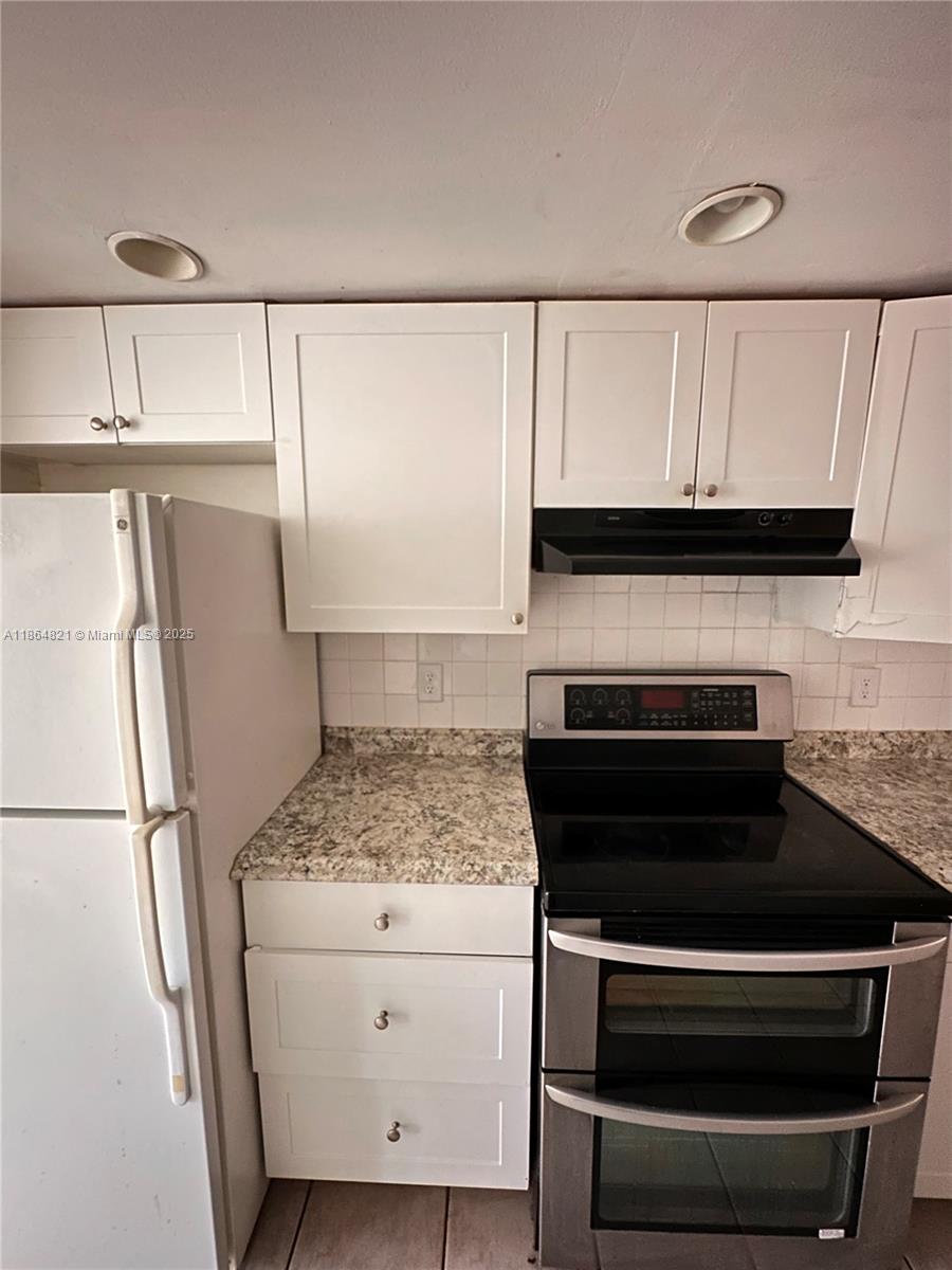 TENNIS CLUB BROOKS CONDO - Residential