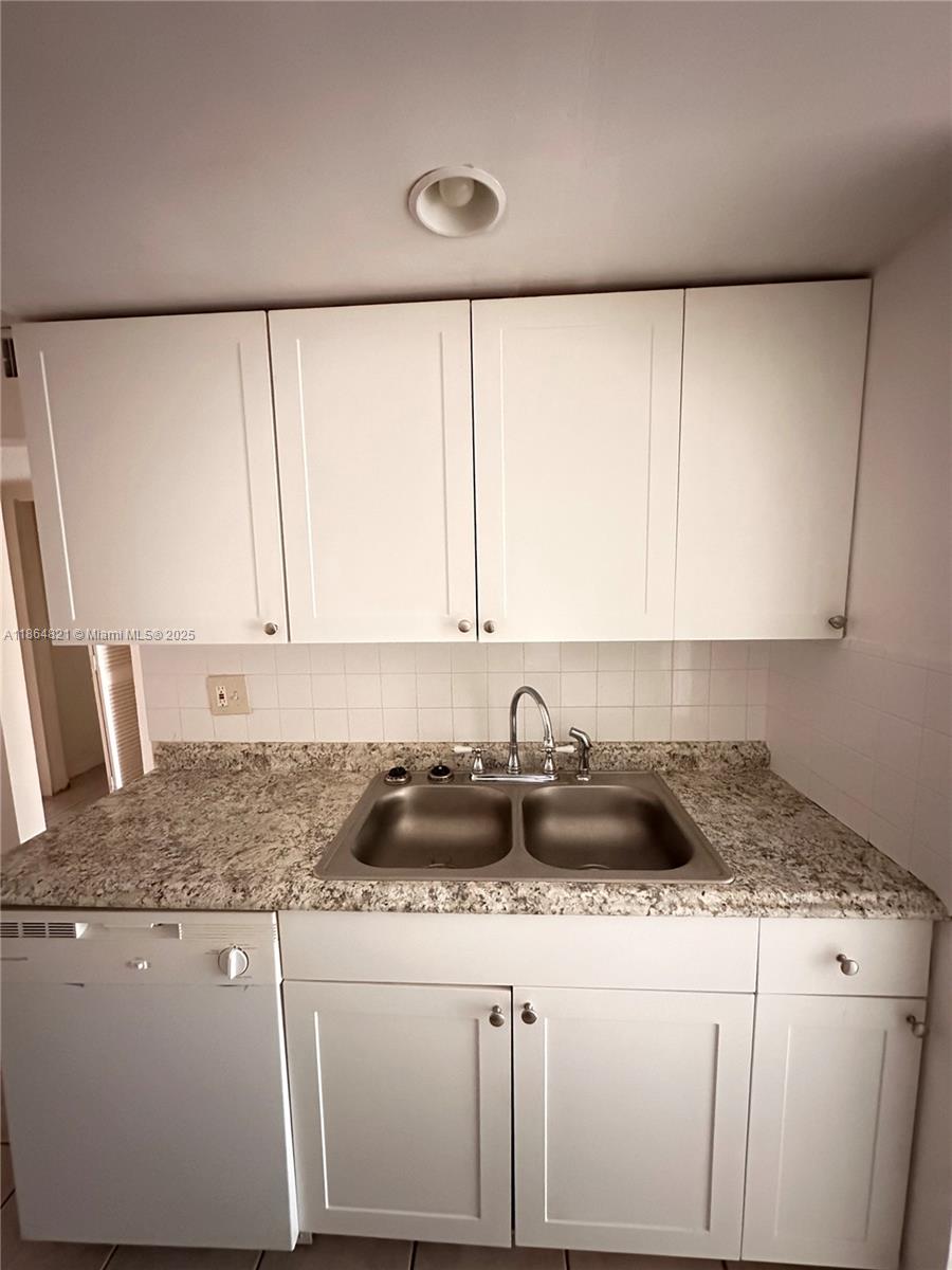 TENNIS CLUB BROOKS CONDO - Residential